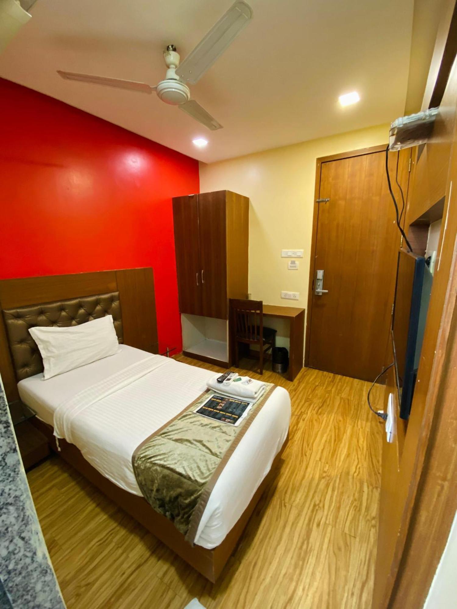 Arton Regency Near Terminal 2 Airport Hotel