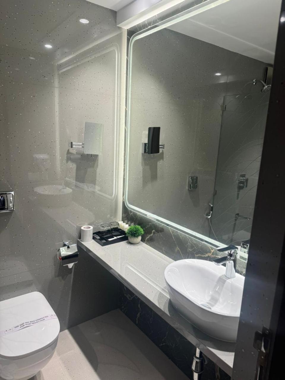 Suba Palace Near Gateway Of India Mumbai