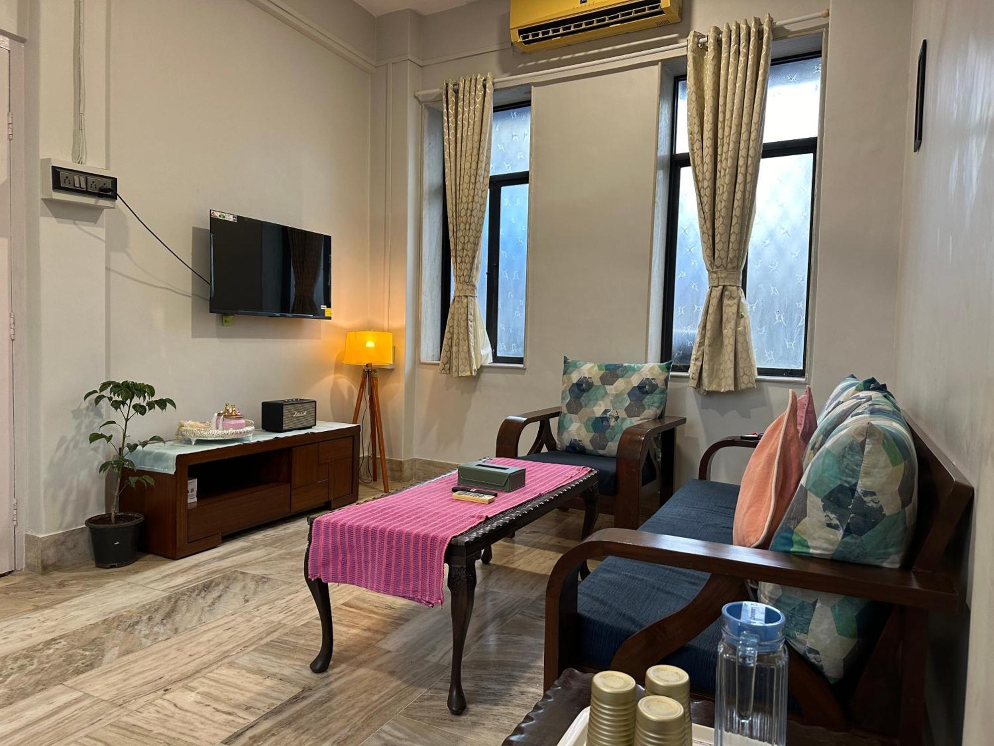 Spacious 2 Bhk With Balcony In Bandra Mumbai