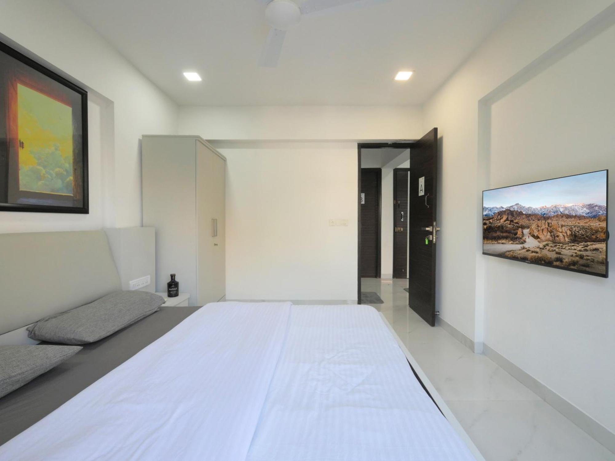 Athena 2bhk Khar W By The Company Apartment