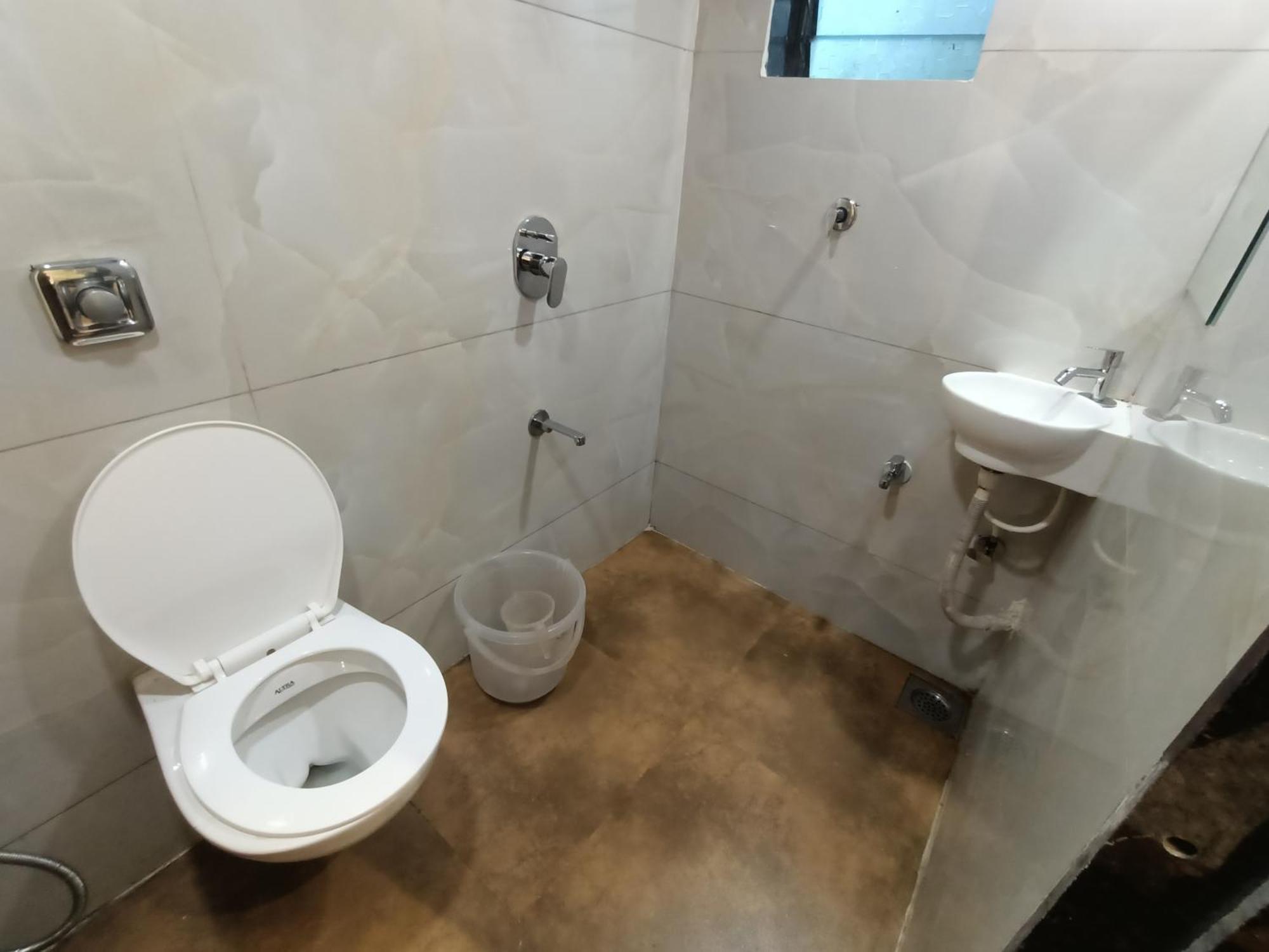 Moon Lite Residency - Marve Road Malad West - Premium Couple Friendly Hotel Mumbai