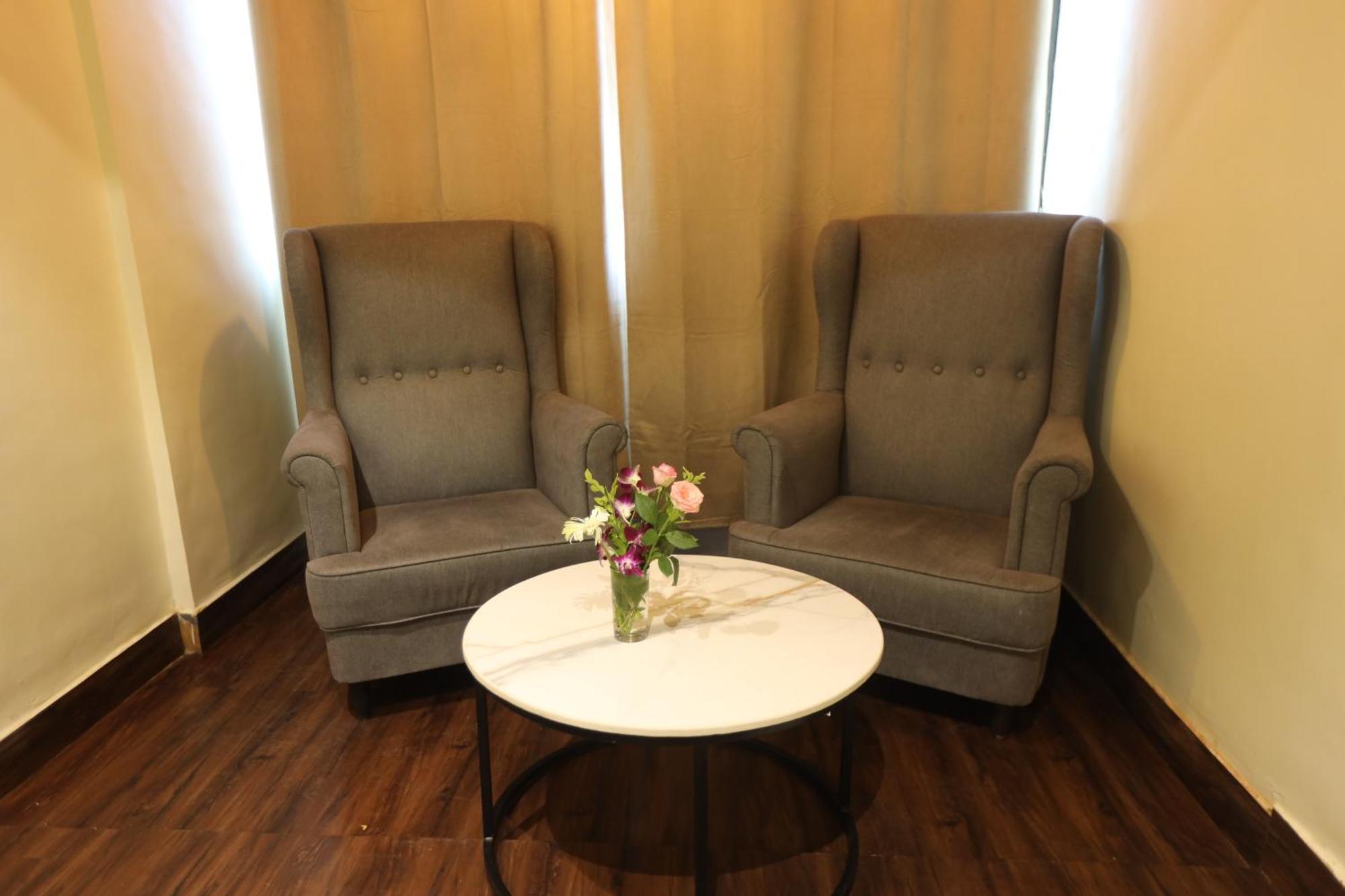 Country By Kempinski And - International Airport 3*
