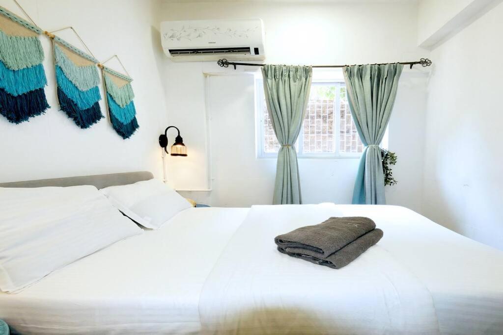 Tori 1bhk Bandra W By The Company Mumbai