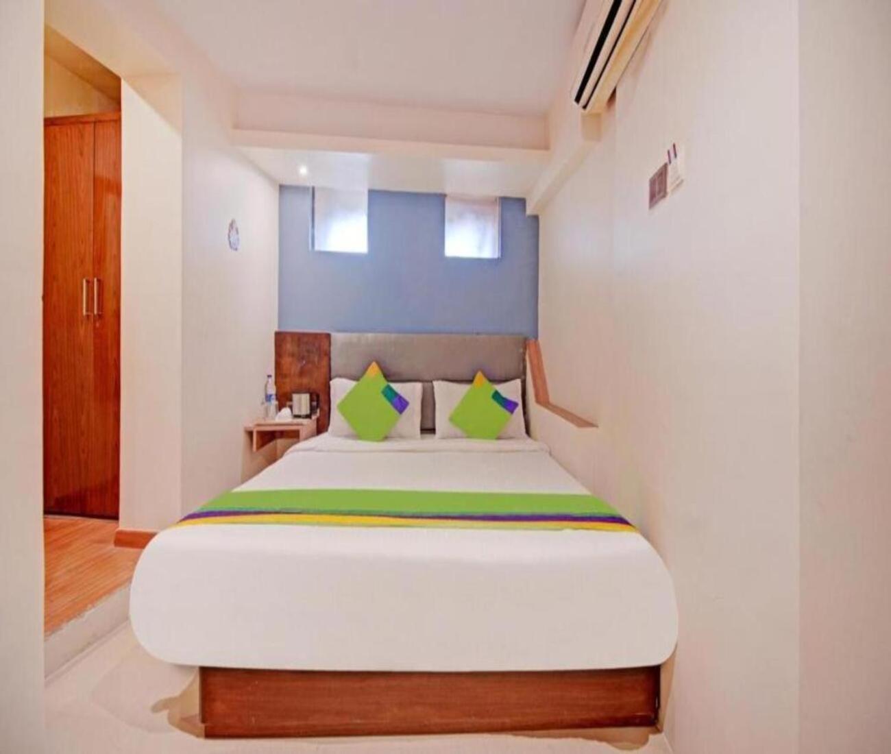 Casa de hóspedes Glitz The Pacific - Nr Solitaire Corporate Park Mumbai