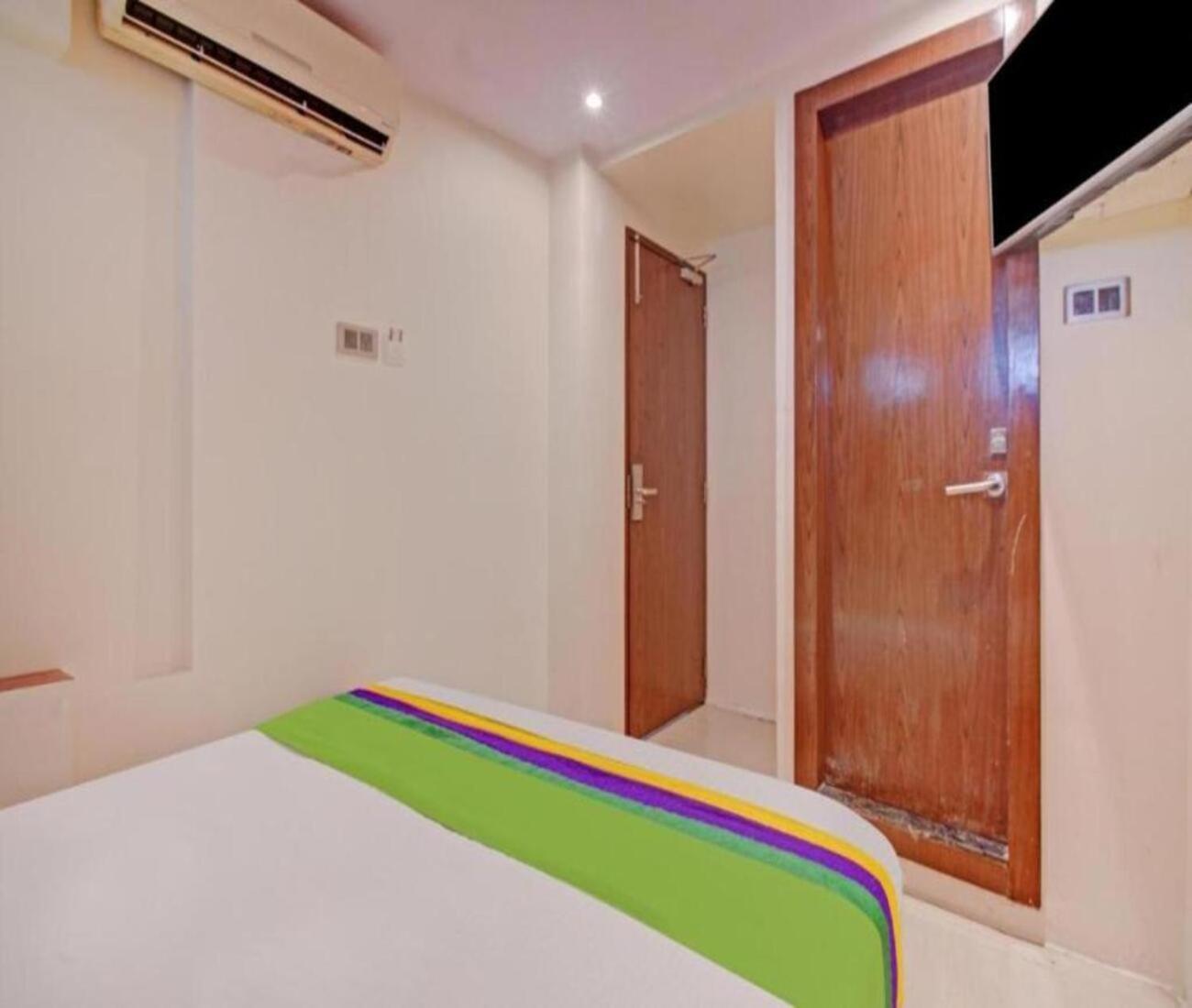 Casa de hóspedes Glitz The Pacific - Nr Solitaire Corporate Park Mumbai