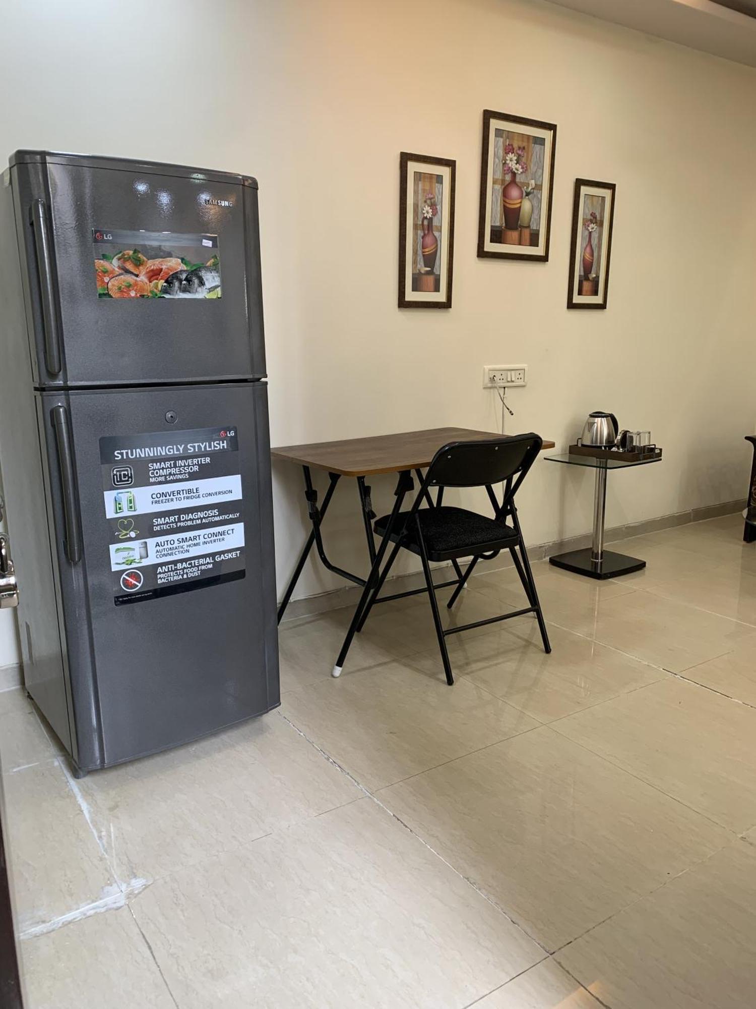 Mon Repose Bandra Apartment *