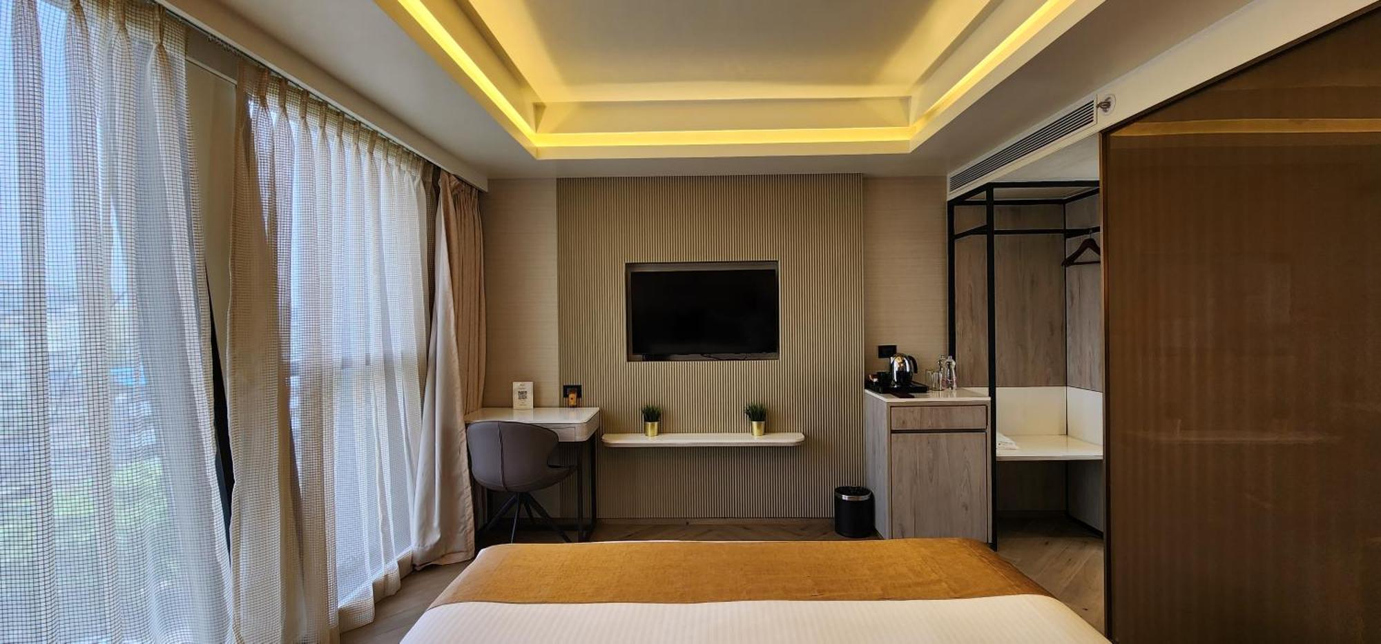 Dragonfly - The Art Hotel 4*