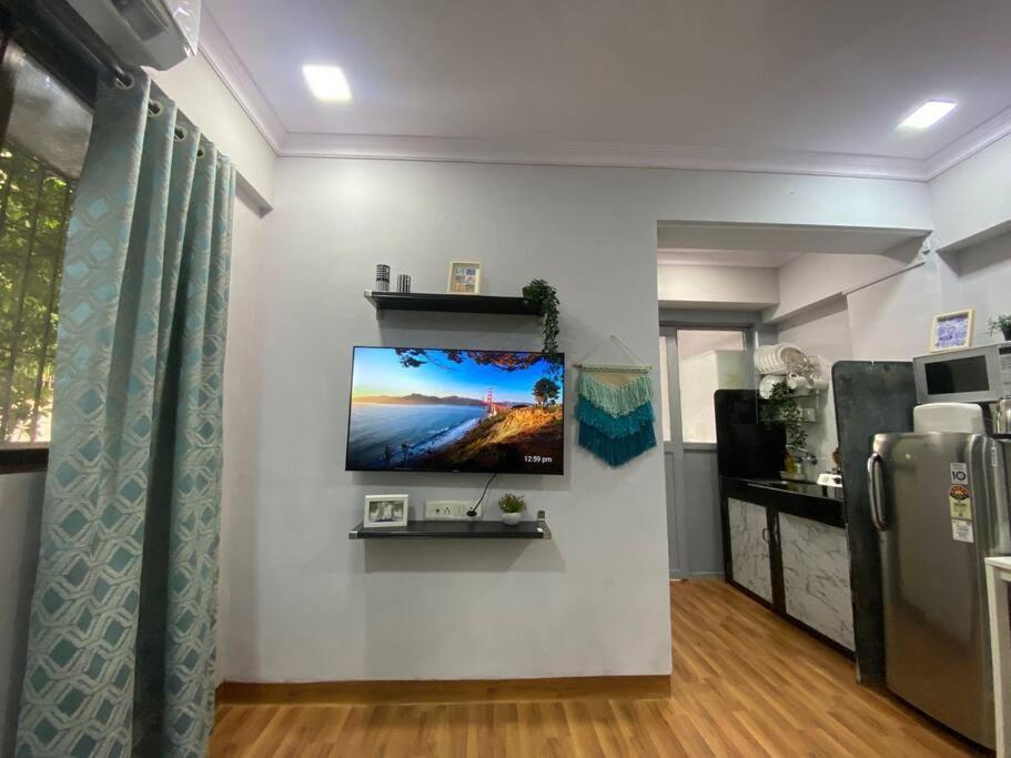 Newton 103 Bright 1bhk In Bandra Near Lilavati Apartment