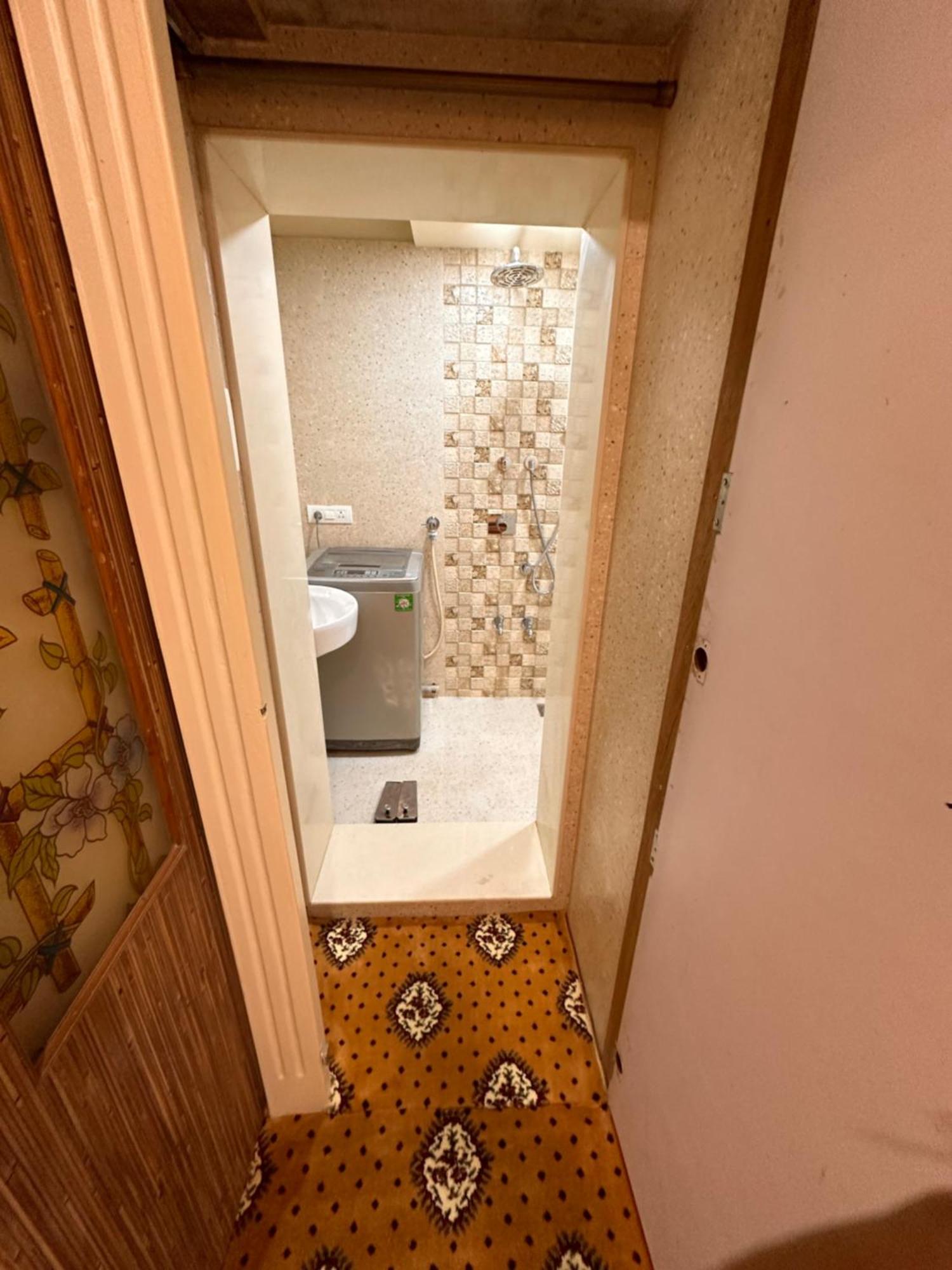 Shk Murtaza Tulearwala * Mumbai