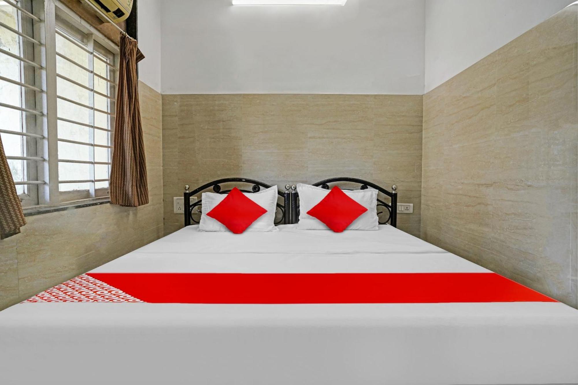 Hotel Oyo Flagship Raj Near Juhu 3*
