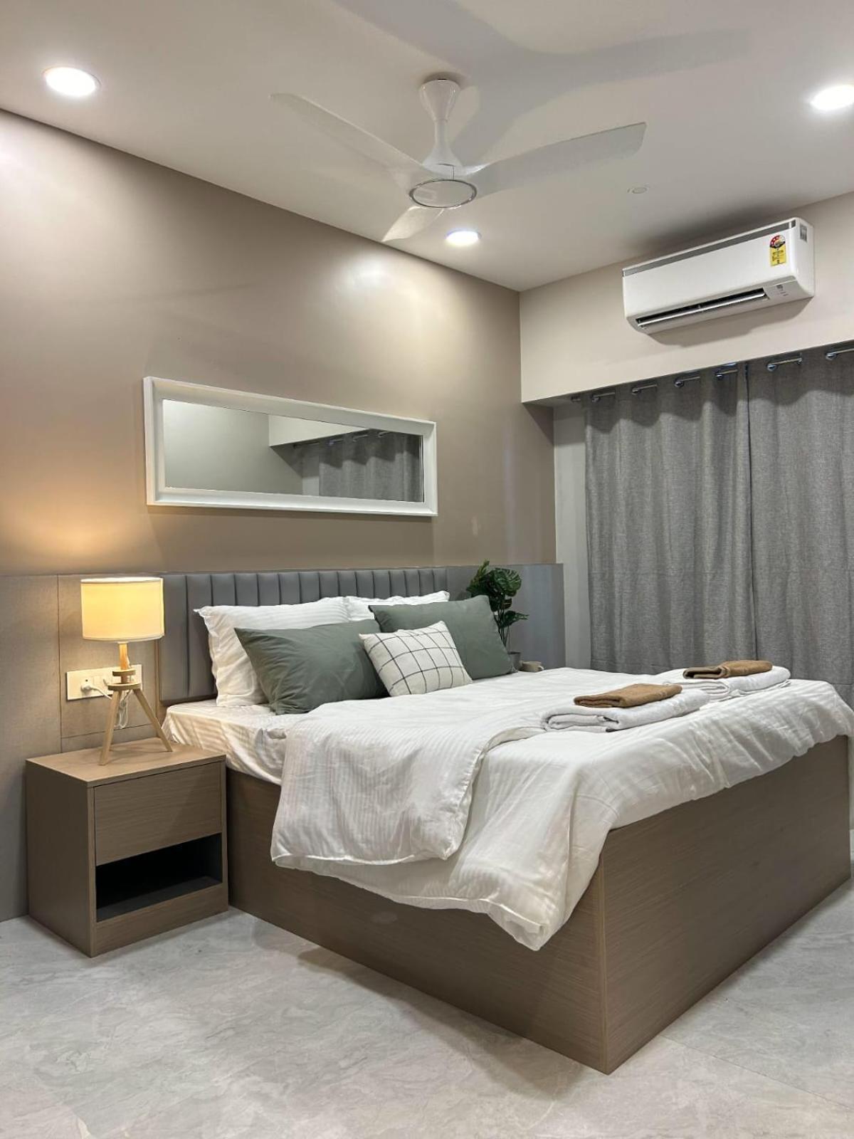 Downtown 3bhk Appt ,mumbai Mahalaxmi Apartment *