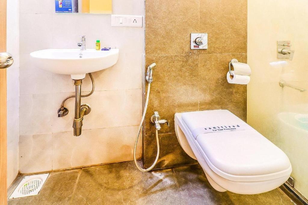 Glitz Hotels-ascot International Airport Hotel 2*