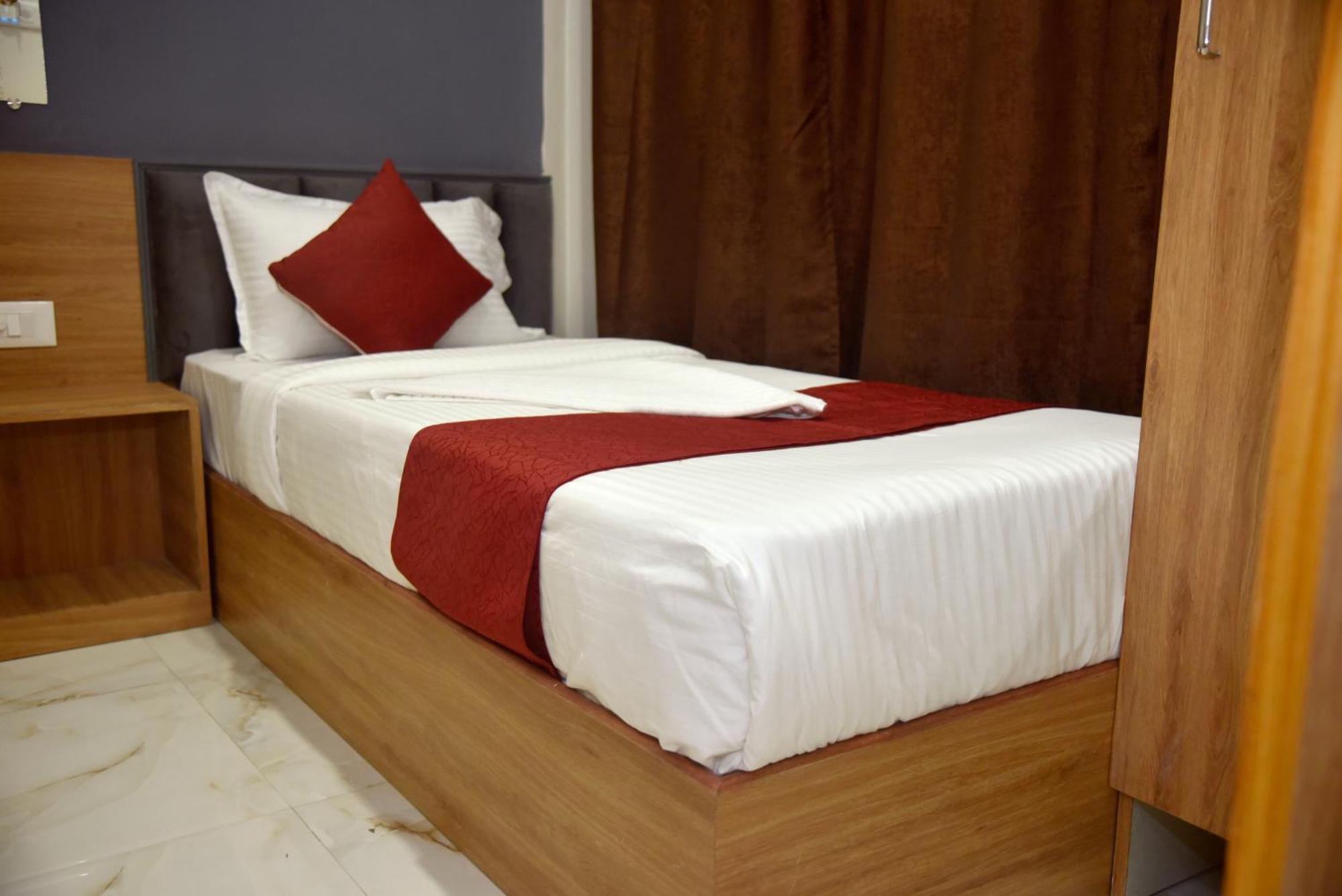 Vogue Near Nesco Exhibition Centre Apartment *