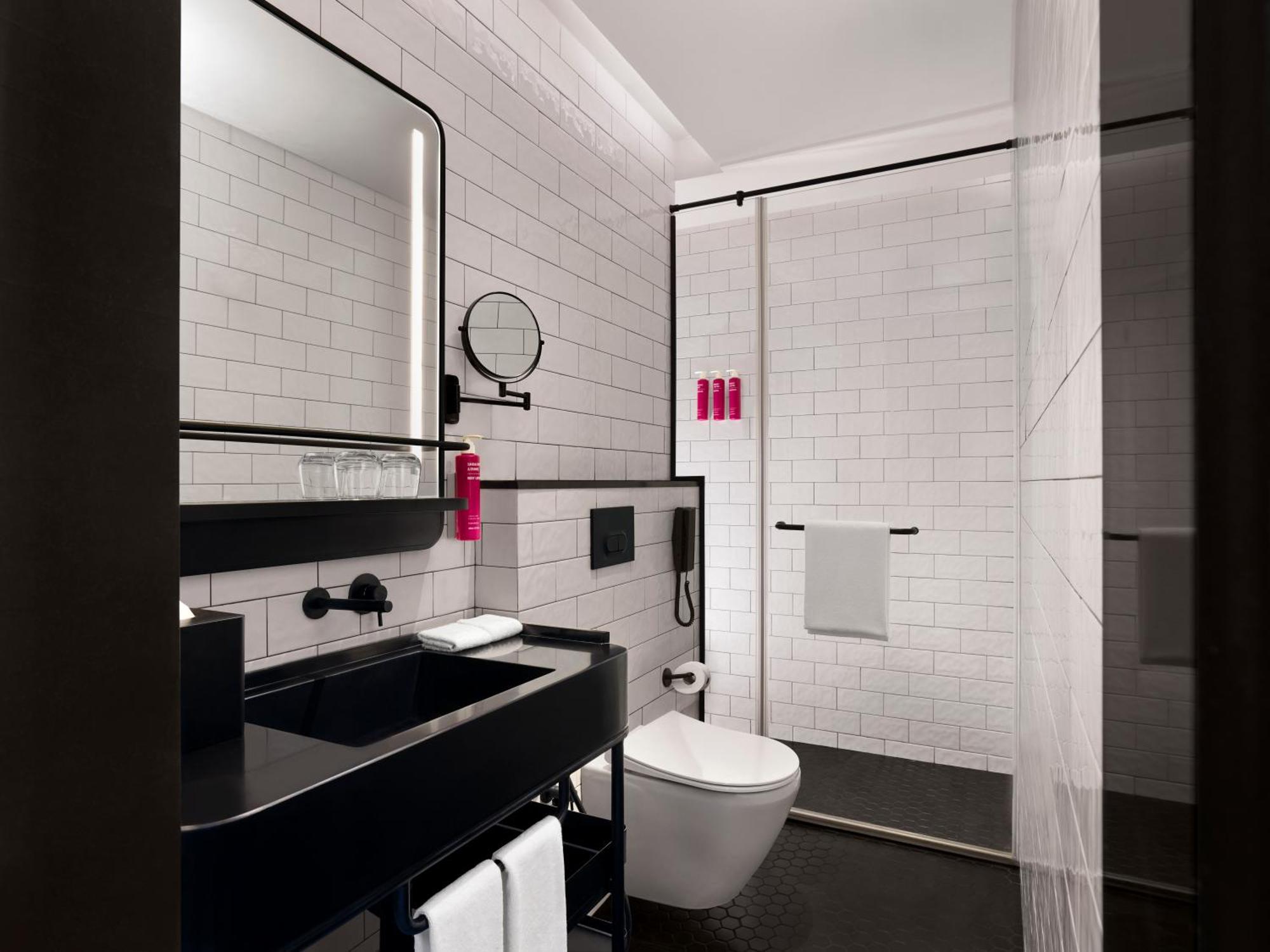 Moxy Andheri West 5*