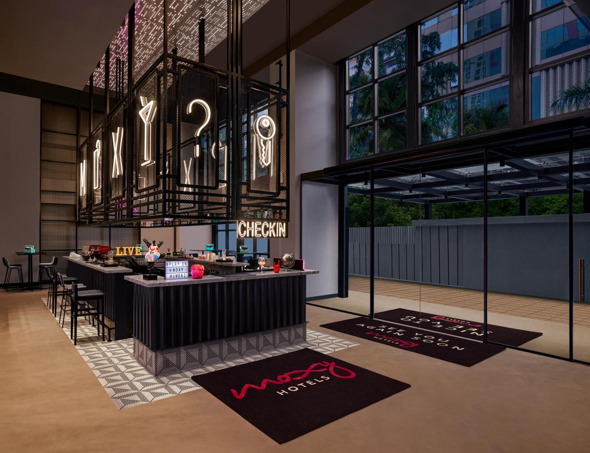 Hotel Moxy Andheri West 5*