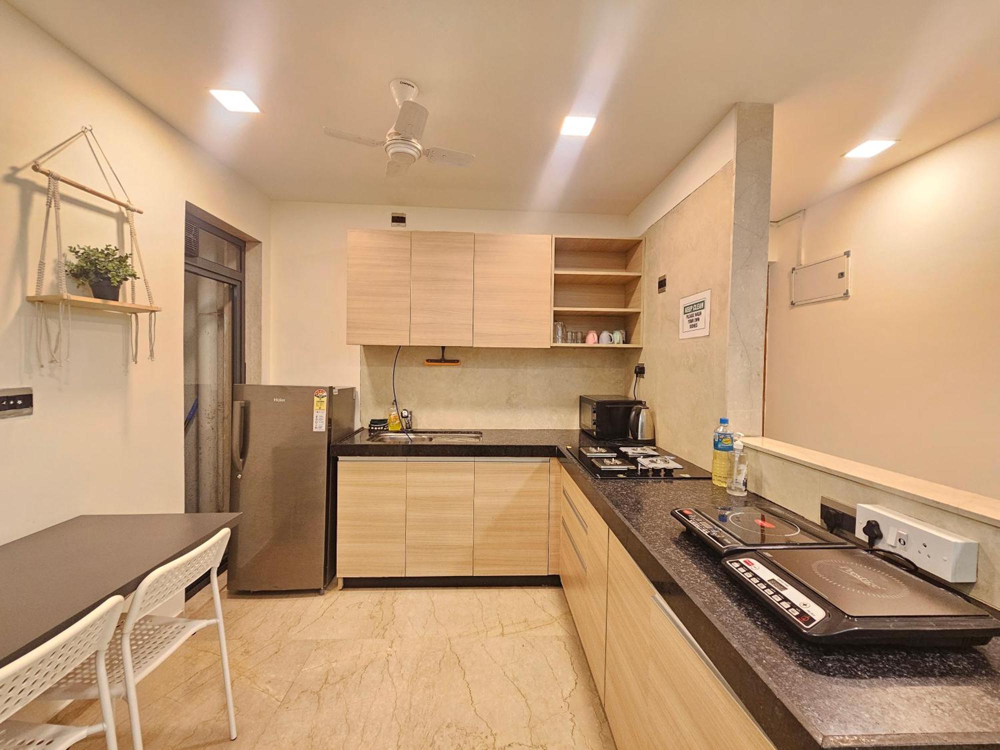 Lite - Kurla West Apartment *