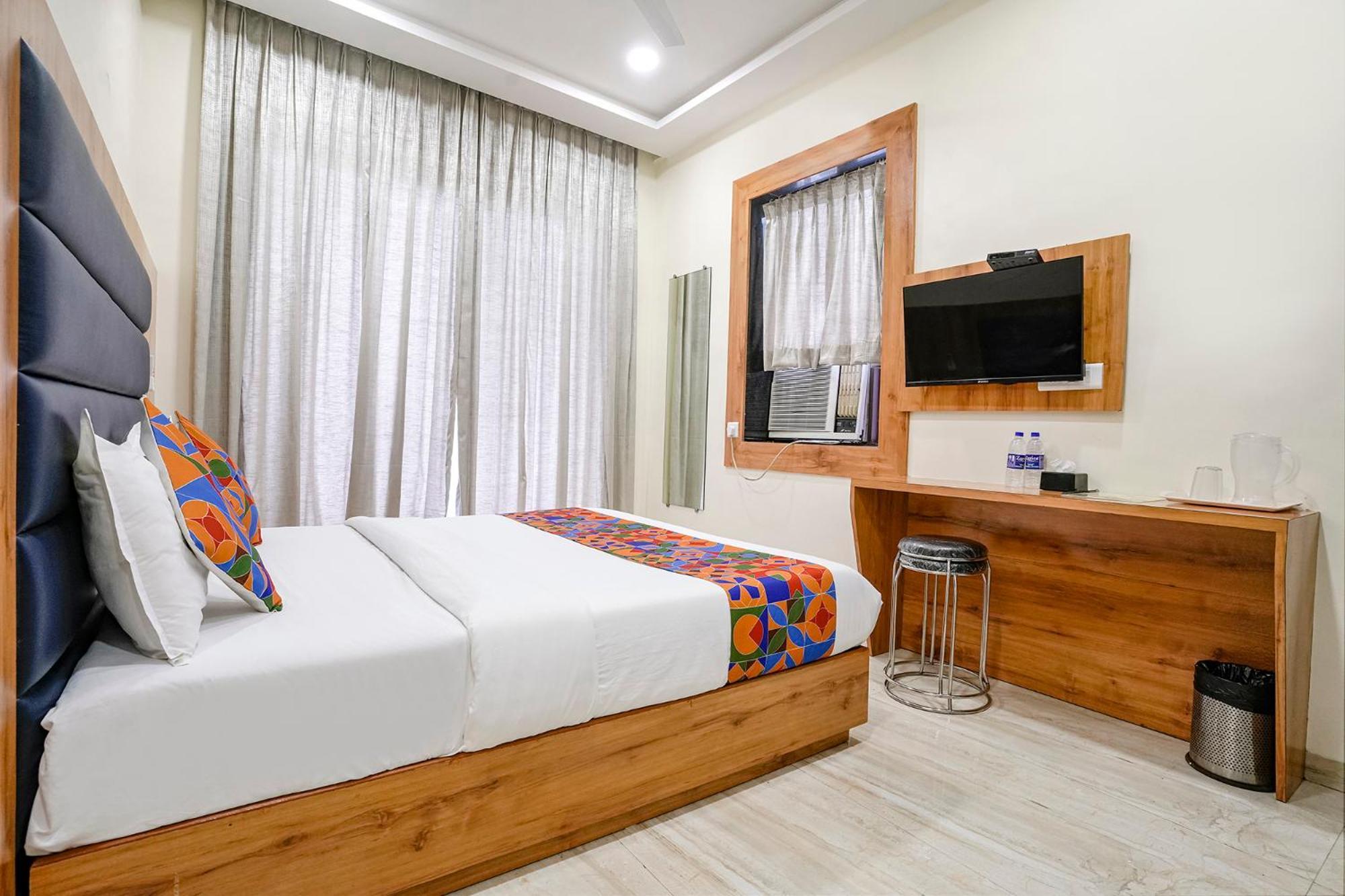 Fabhotel National * Mumbai