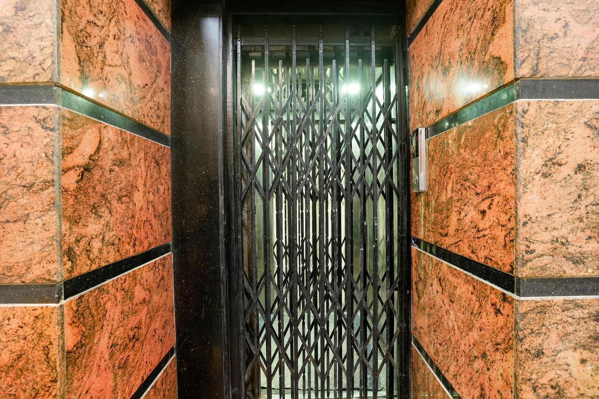 Fabhotel National Guest house Mumbai
