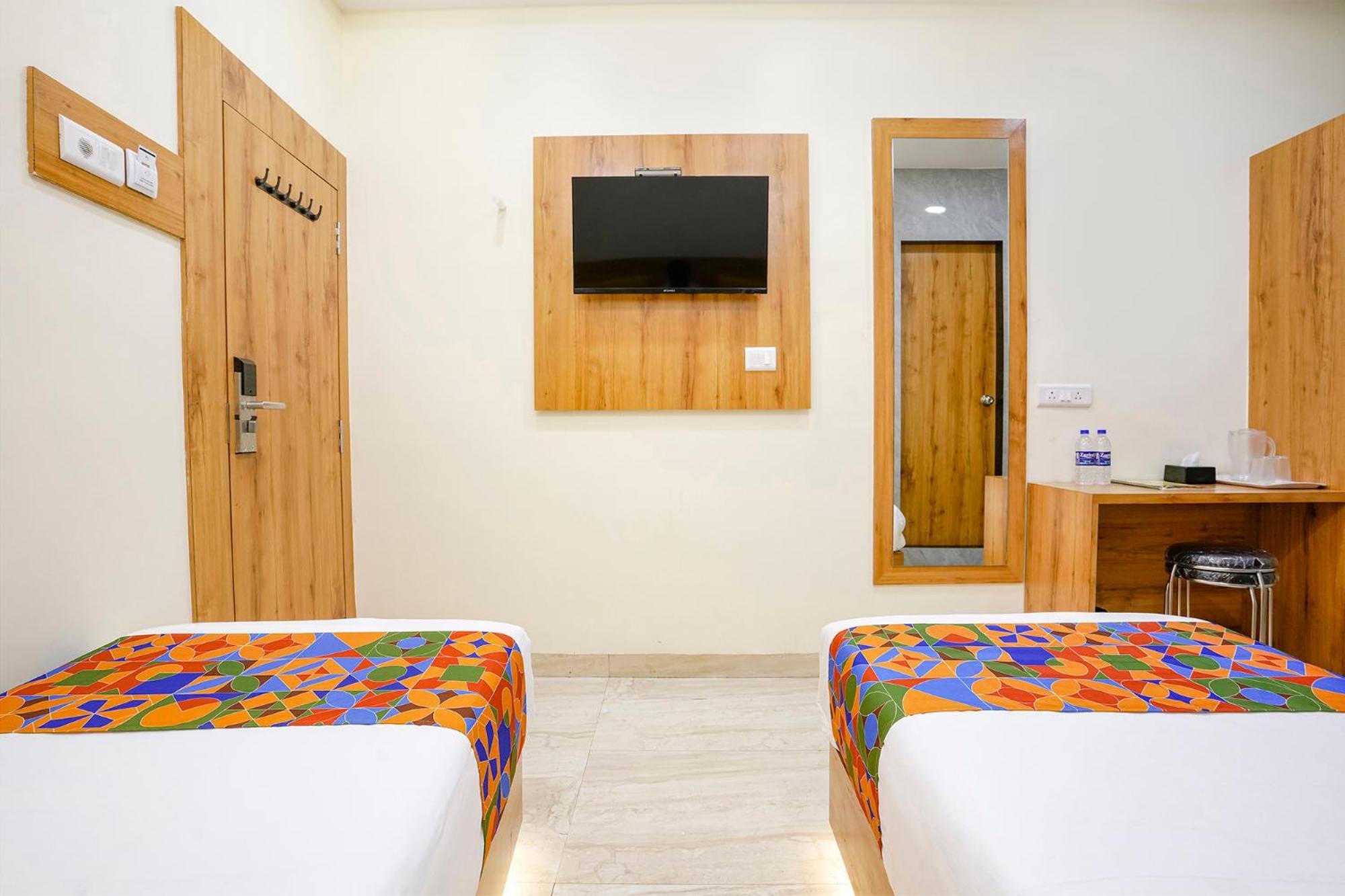 Fabhotel National Guest house Mumbai