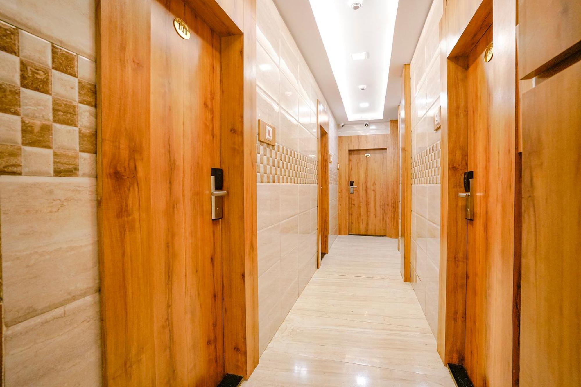 Fabhotel National Guest house Mumbai