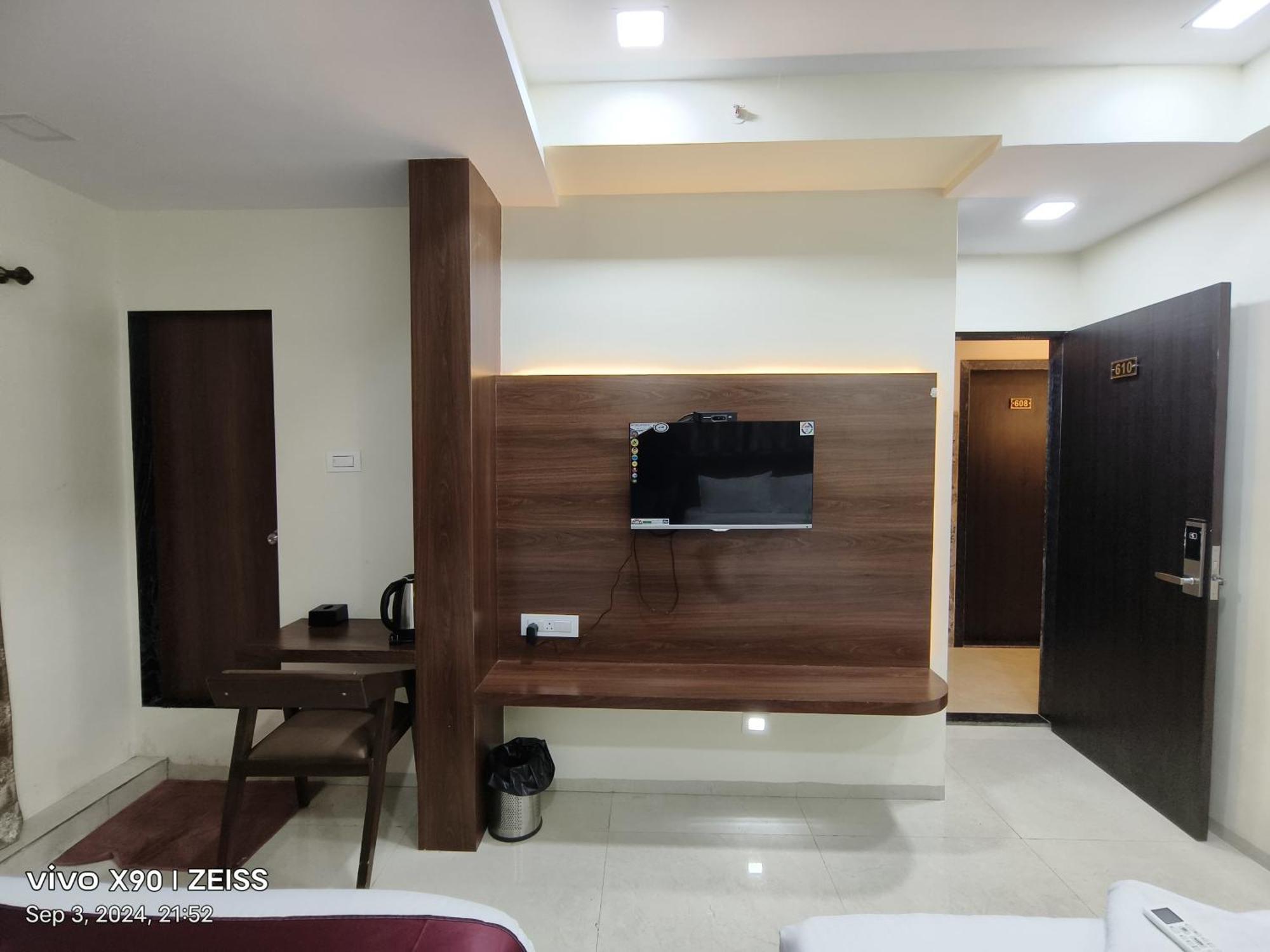 Victoria Palace - South Guest house