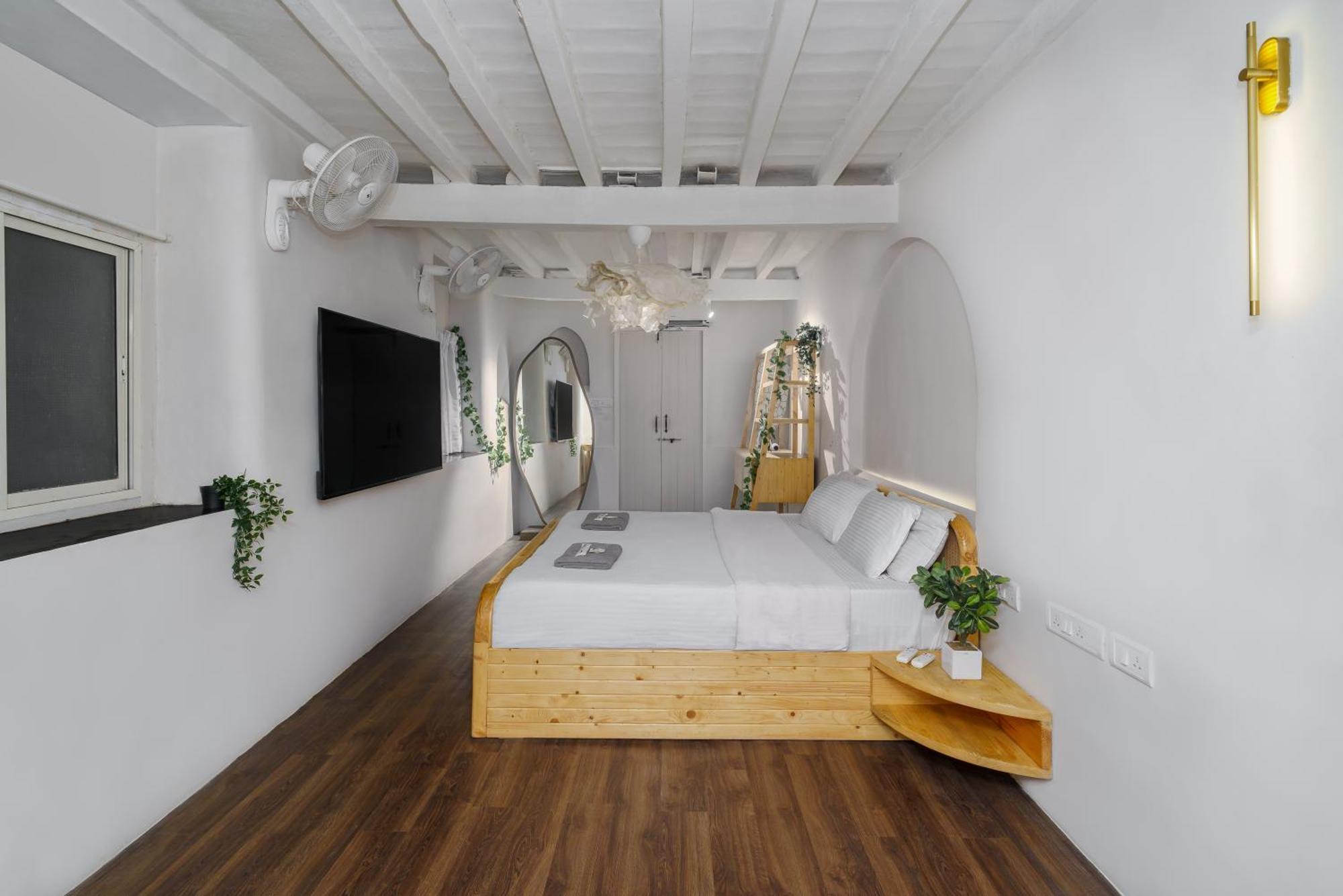 Zoe 1bhk Bandra W By The Company * Mumbai