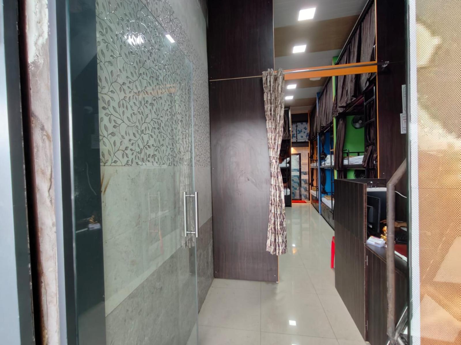 Albergue Rameshwar - Parle Highway *