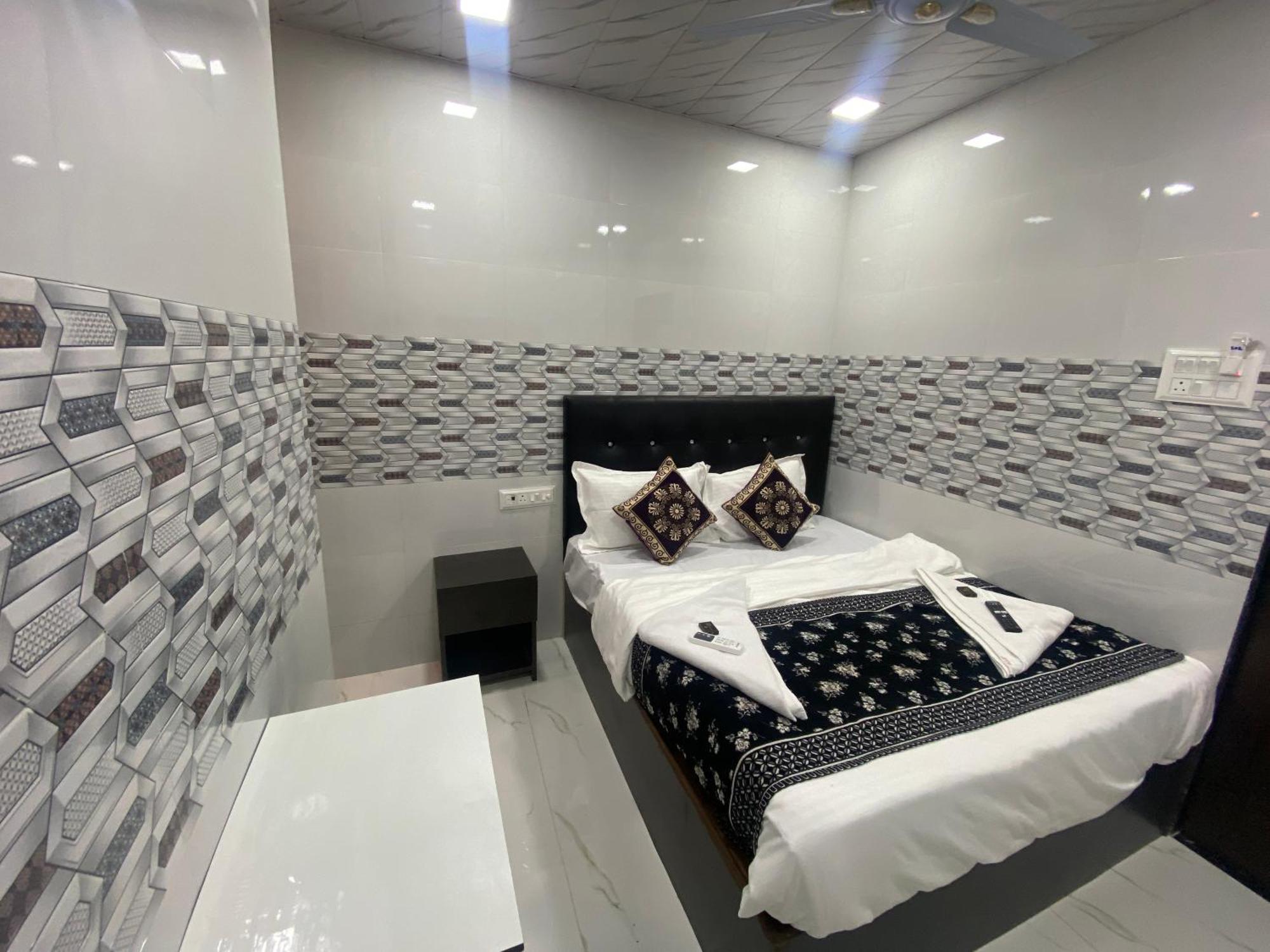 Hotel O Sai Residency Mumbai