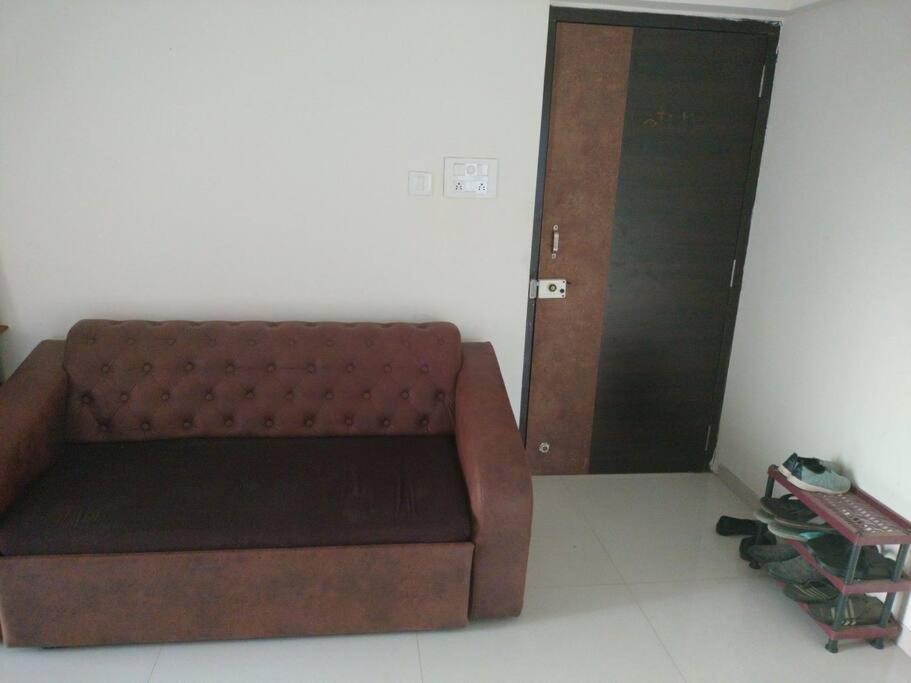 Spacious 1bhk Mindspace Malad W Apartment Mumbai