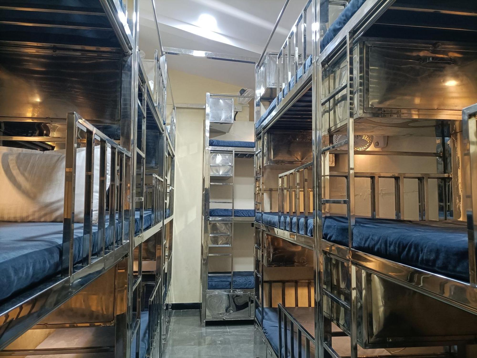 Hostel The Aroma Backpackers Mumbai