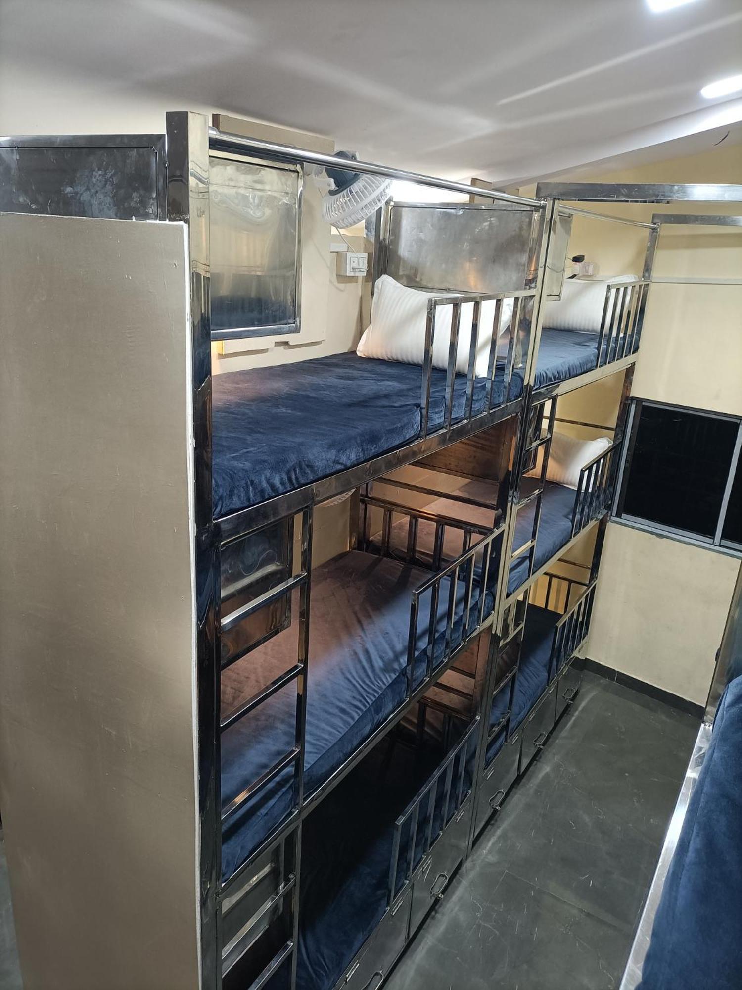 The Aroma Backpackers Hostel Mumbai