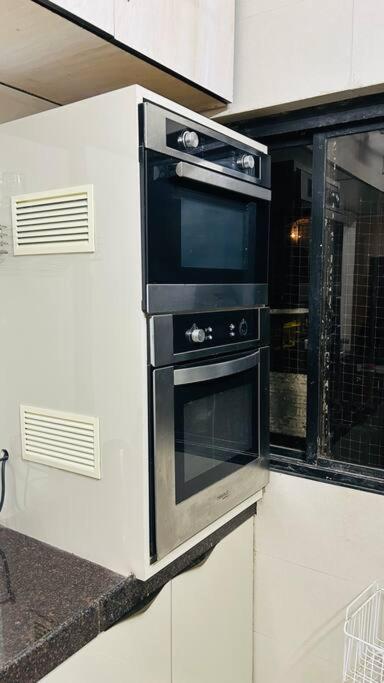 Cozy Corner Apartment *