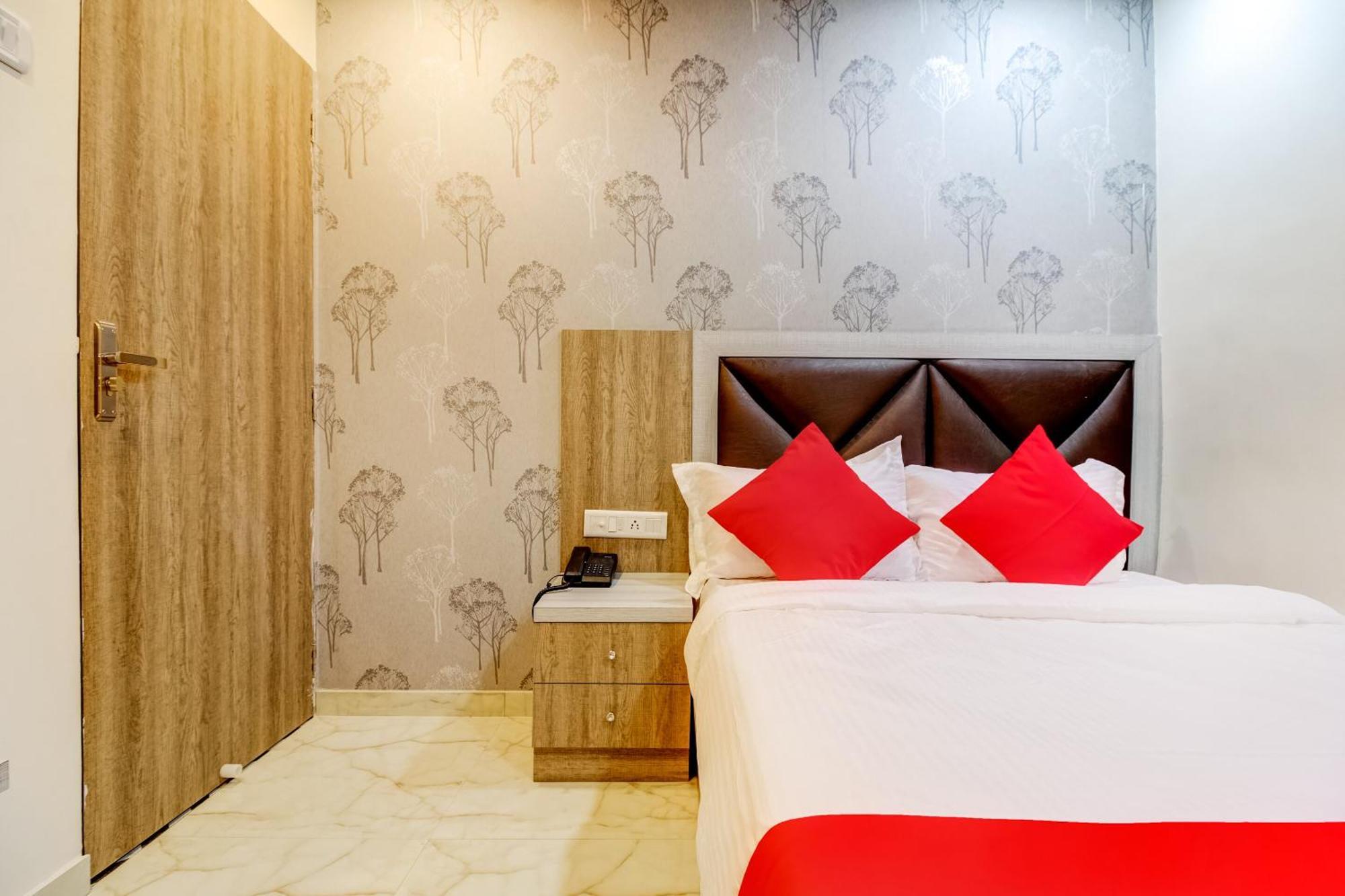 Oyo Flagship Qubic Mumbai