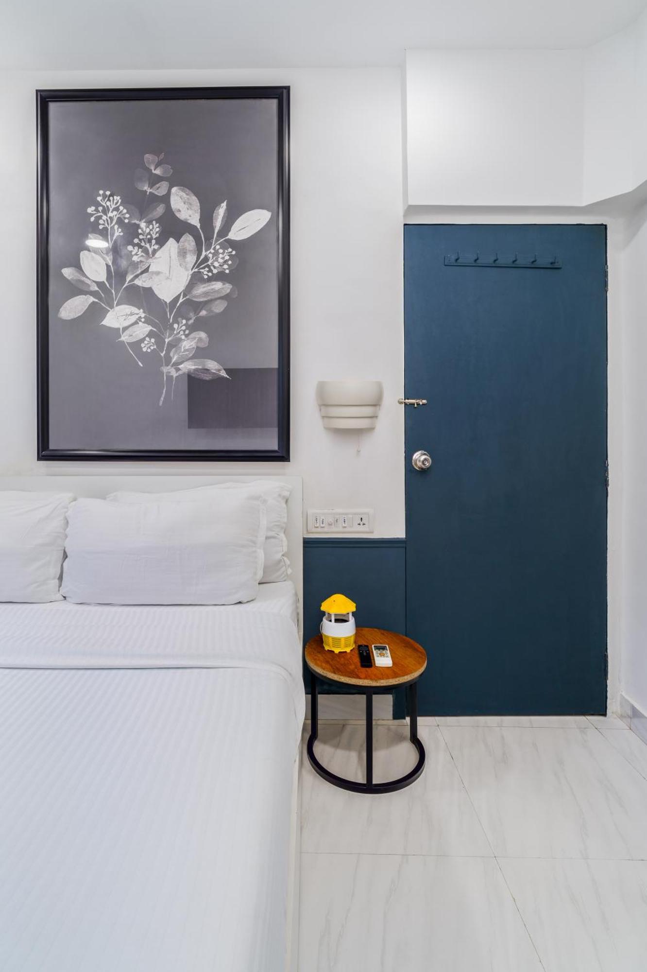 Calisto 2bhk Khar W By The Company Apartment Mumbai