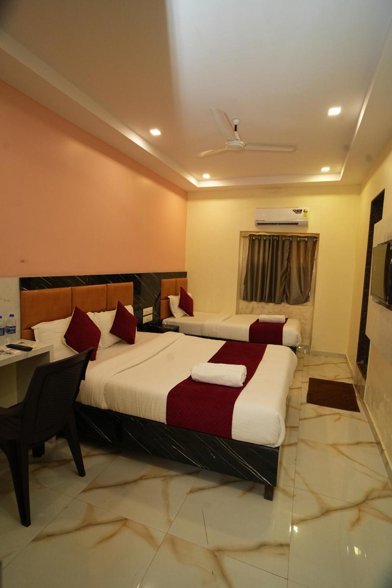 Hotel Rinza Residency Bombaim