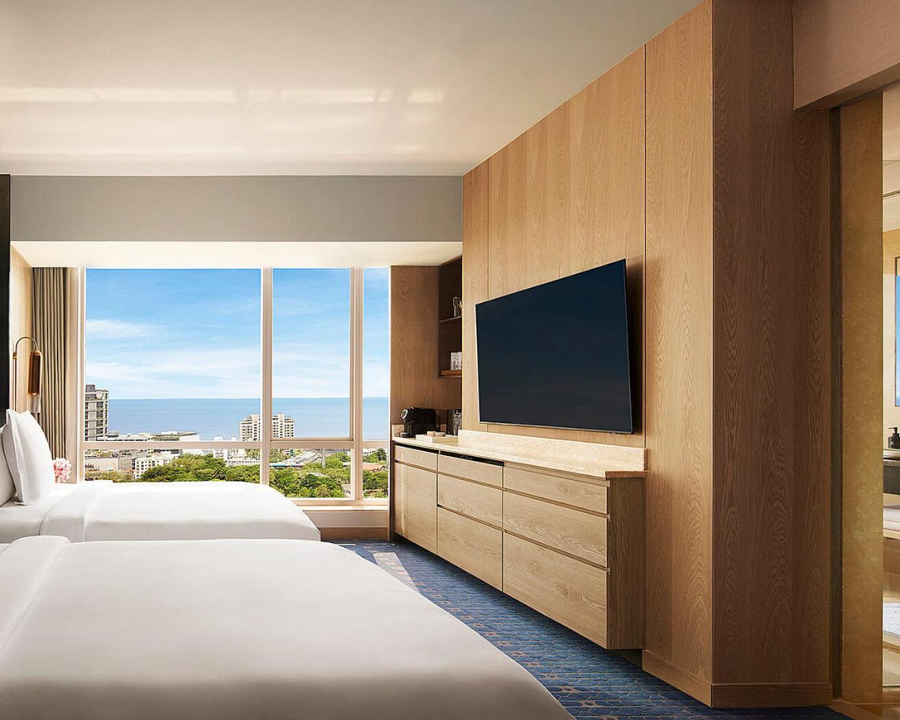 Four Seasons 5*