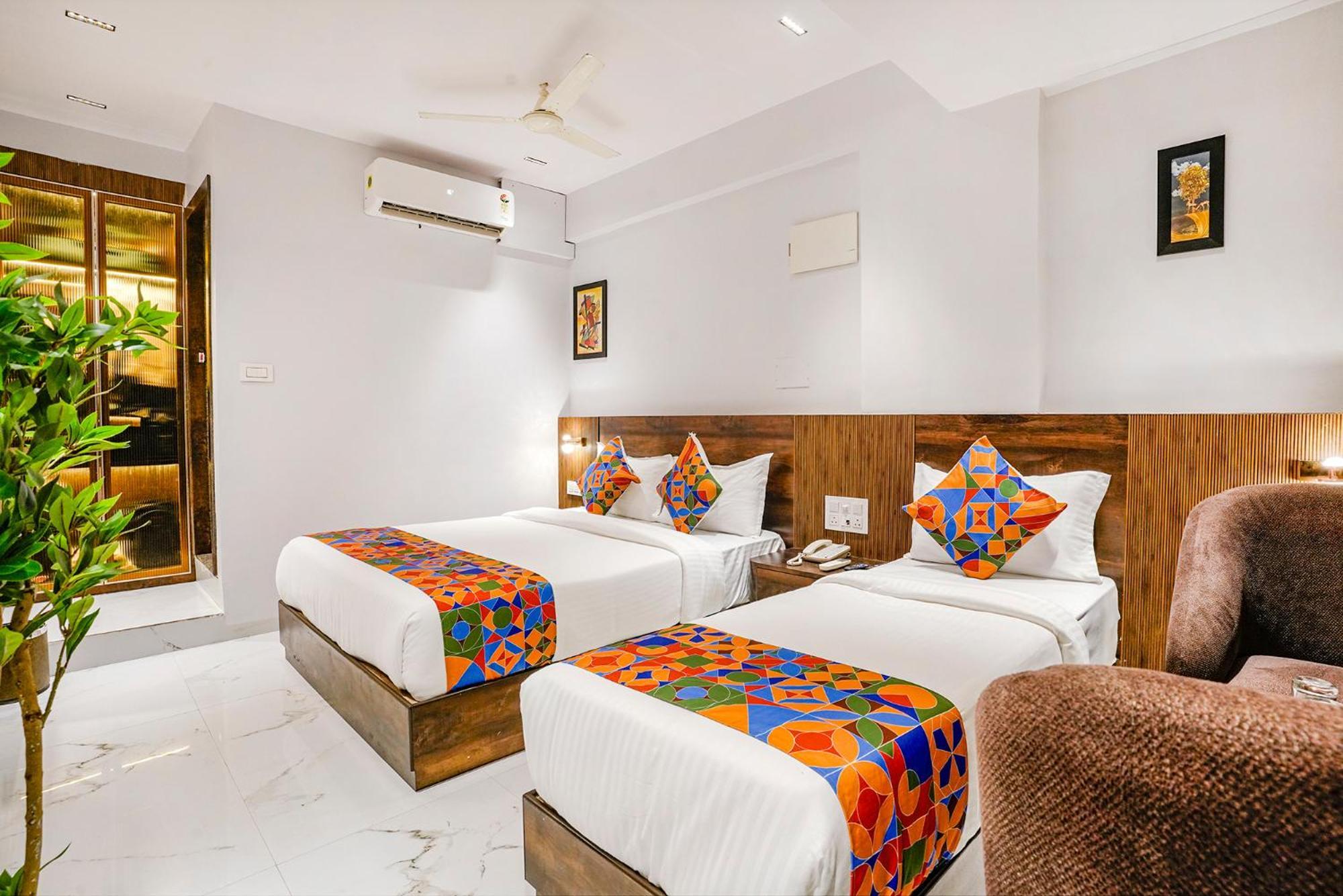 Hotel Fabhotel Peralz - Nr Boriwali Station Mumbai