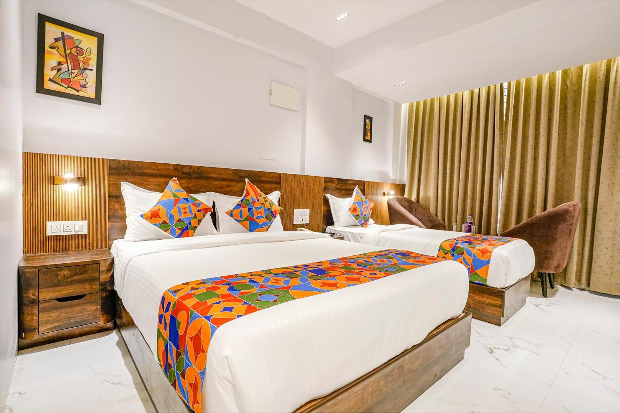 Fabhotel Peralz - Nr Boriwali Station *