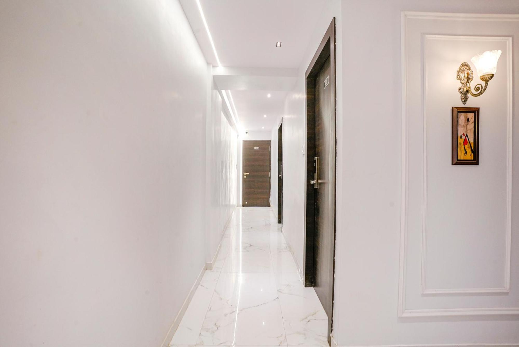 Fabhotel Peralz - Nr Boriwali Station Hotel