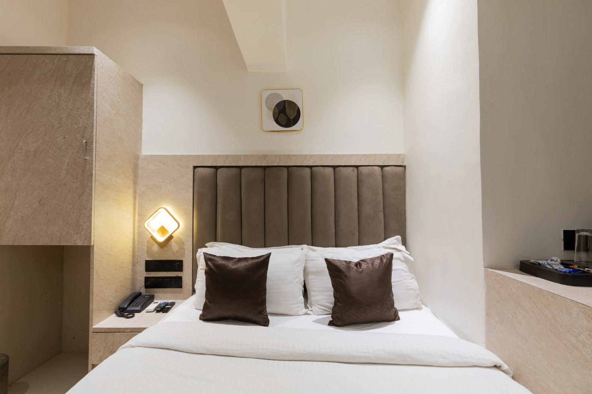 Hotel Larmont Luxury 3*