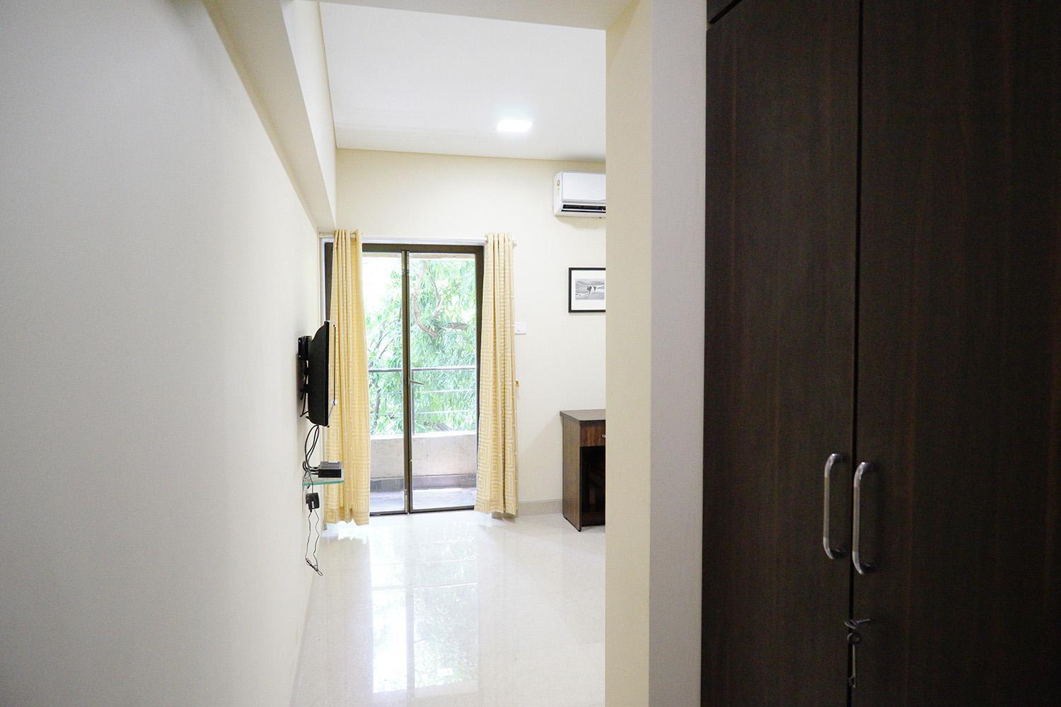 Apartment Large, Modern, Private 3bhk, Khar West, *