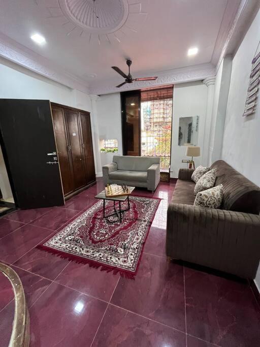 Budget Friendly 2bhk At Pali Hill Mumbai