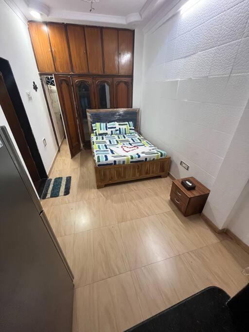 Budget Friendly 2bhk At Pali Hill *