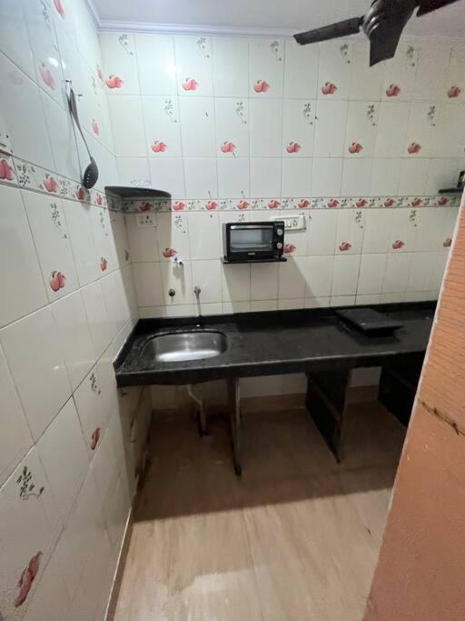 Budget Friendly 2bhk At Pali Hill