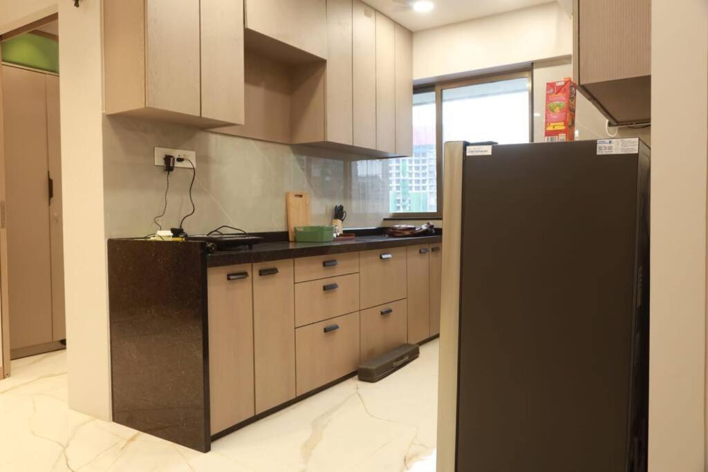 Downtown 2 And Half Bhk Appt Mahalaxmi, 1201