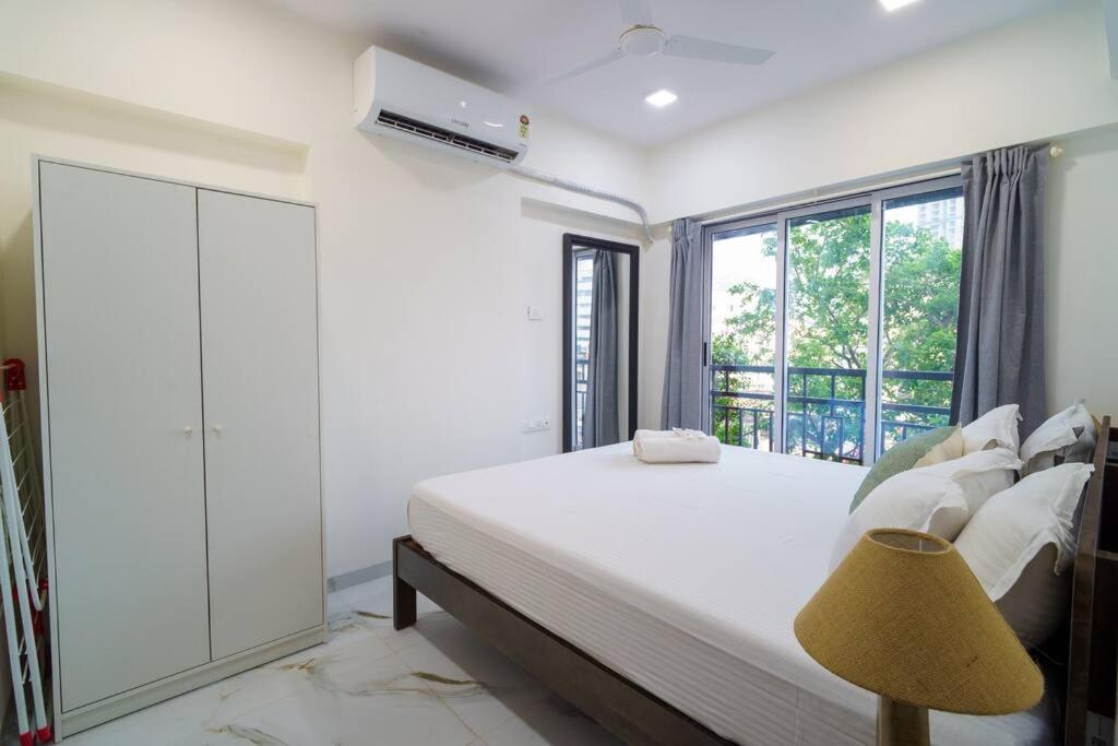 Luna 1bhk Bandra W By The Company Mumbai