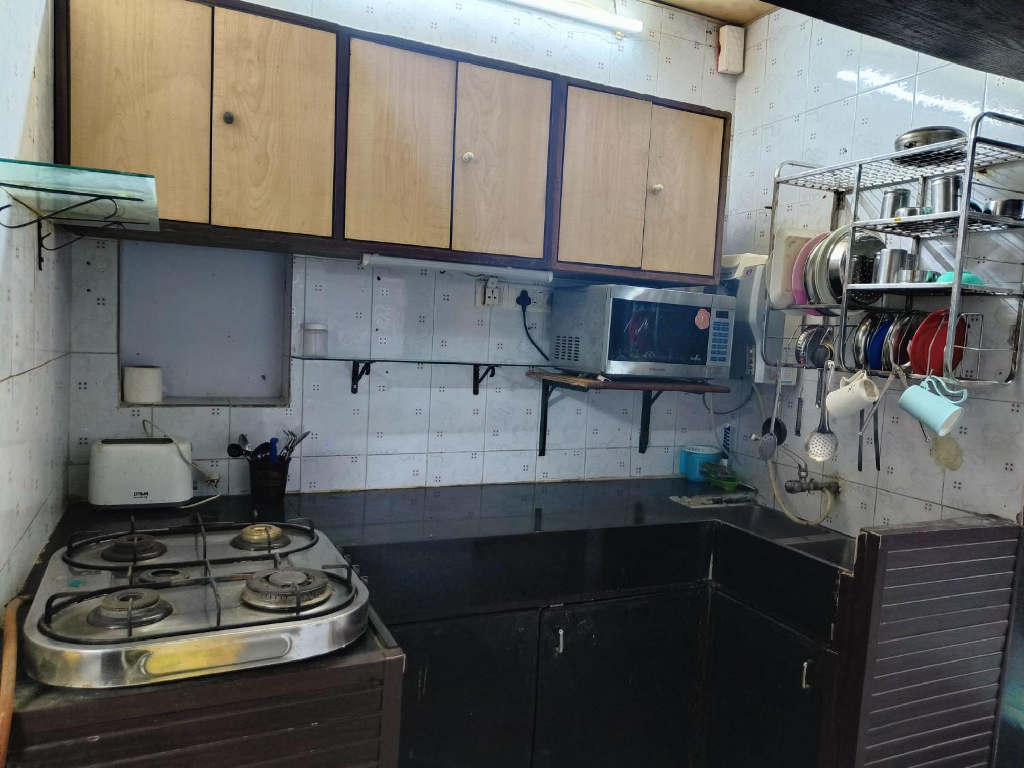 Independent Flat 2bhk In Malad West Apartment