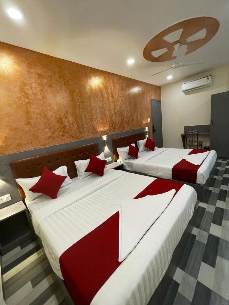 Hotel Glitz Golden Sands - Nr Asalpha Metro Station *