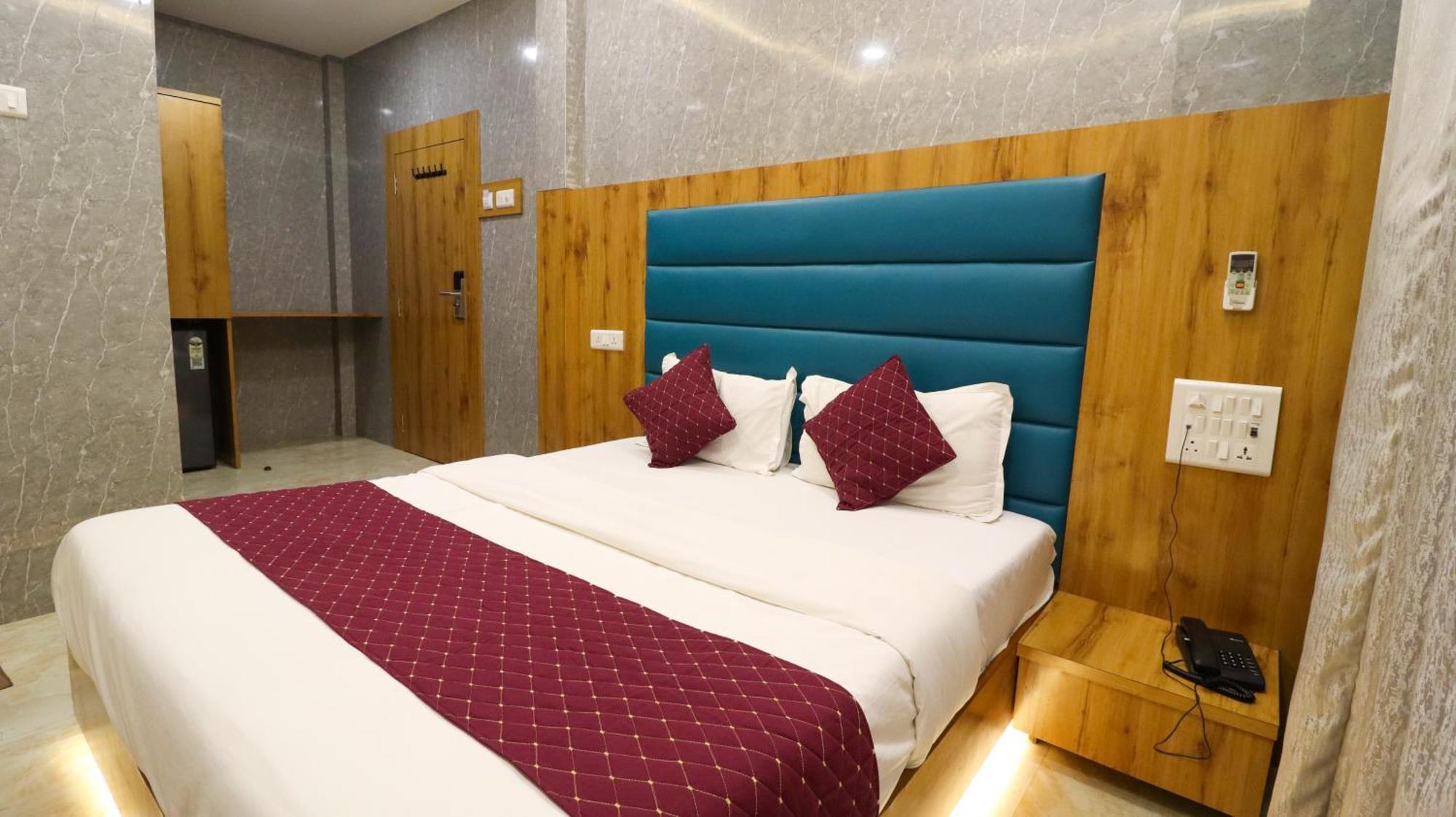 National - Grant Road Hotel 3*