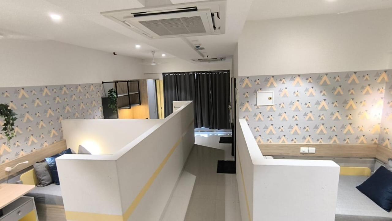 Ivy League House - Girls Mumbai